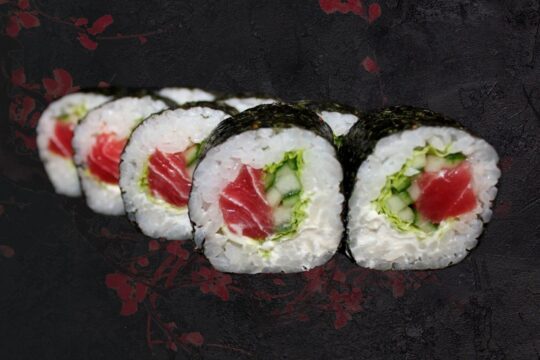 Футомаки тунец